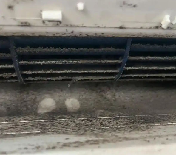 梁平空调吹的风有股烧焦味是怎么回事